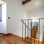 Encantadora De Piedra Con Jardin Y Chimenea *