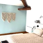 Encantadora De Piedra Con Jardin Y Chimenea Dom wakacyjny *