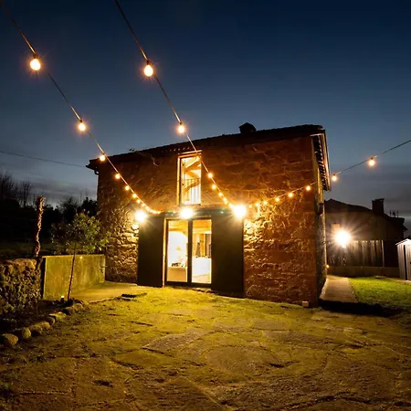 펜션 Encantadora De Piedra Con Jardin Y Chimenea *