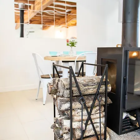 Encantadora De Piedra Con Jardin Y Chimenea 펜션 폰테베드라