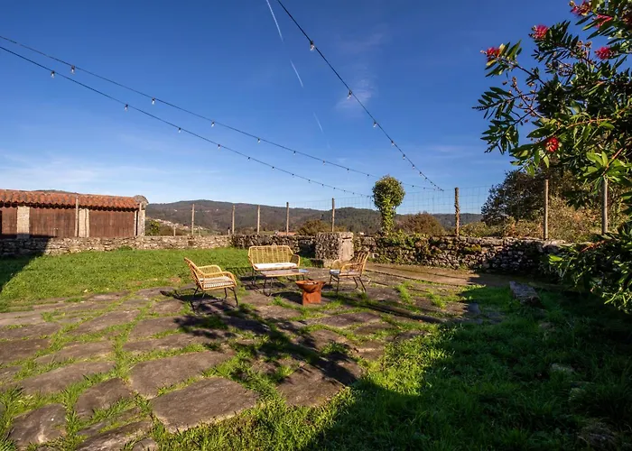 Casa vacanze Encantadora De Piedra Con Jardin Y Chimenea