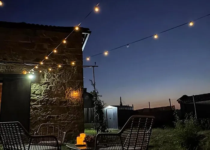 Feriehus Encantadora De Piedra Con Jardin Y Chimenea *